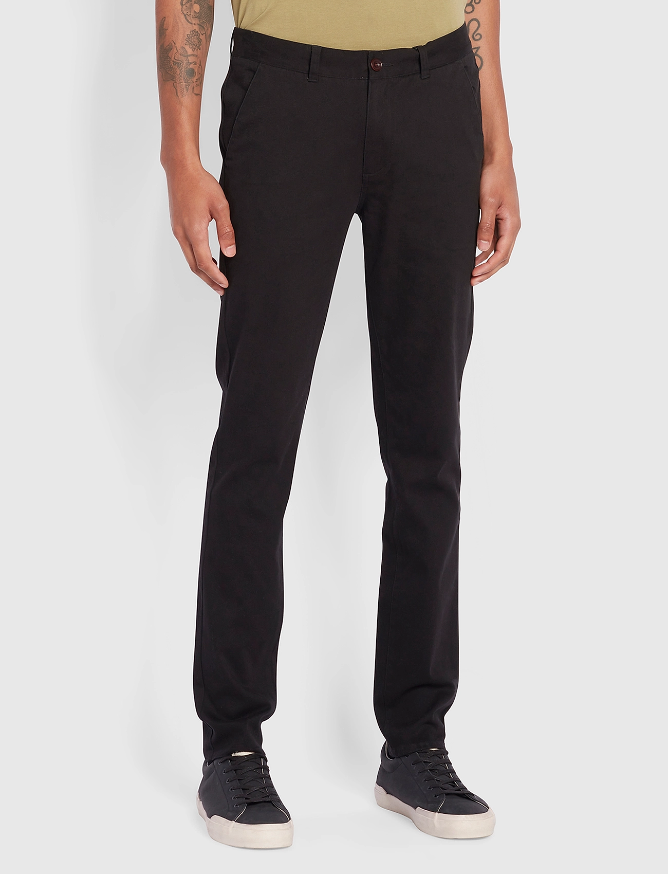 FARAH ENDMORE BLACK CHINOS